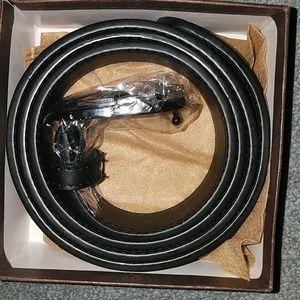Black Gucci belt